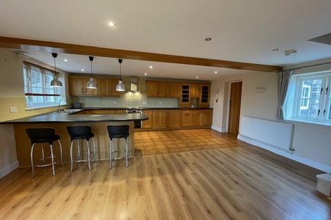 4 bedroom detached house to rent, Capel Gwilym Road, Cardiff, CF14