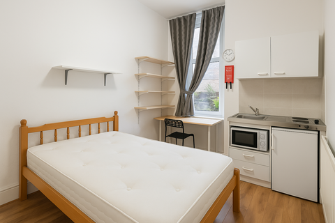 undefined, Double Room at Wandsworth Road, London