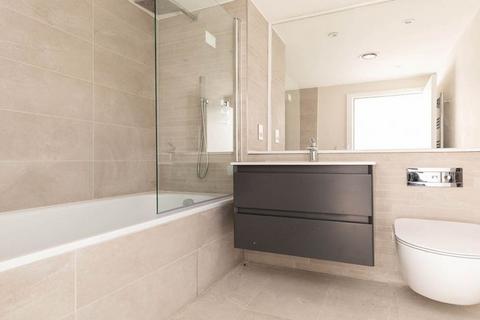 2 bedroom penthouse to rent, N8