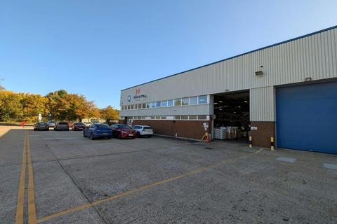 Distribution warehouse to rent, Brunel Rd Totton SO40 3SH