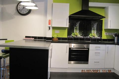 6 bedroom semi-detached house to rent, Foxley Close