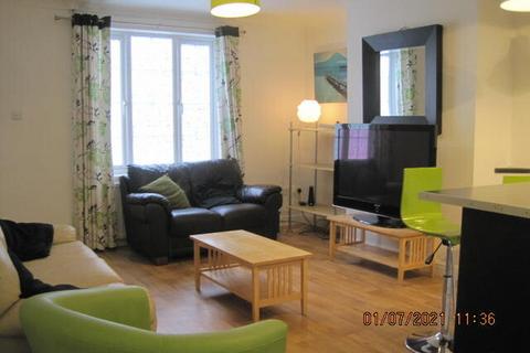 6 bedroom semi-detached house to rent, Foxley Close