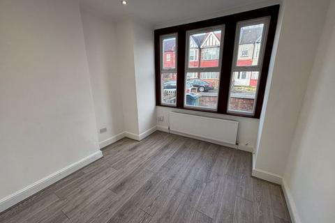 4 Bruce Road, Harrow, HA3 5DZ