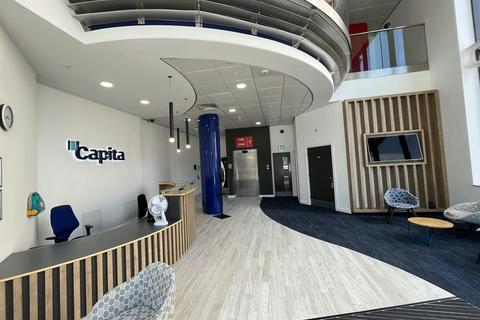 Office to rent, Claypit Ln Leeds LS2 8AE