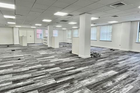 Office to rent, Claypit Ln Leeds LS2 8AE