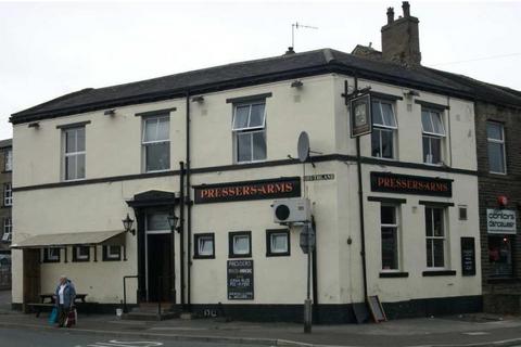 Pub to rent, 2 South Ln Elland HX5 0HG