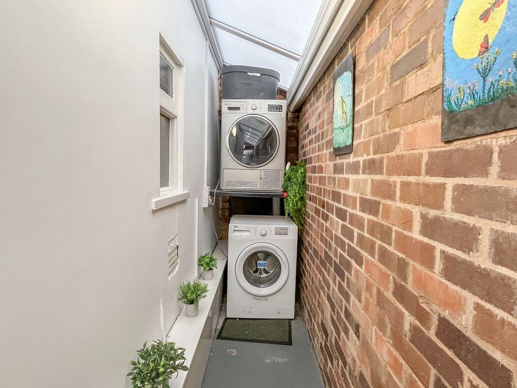 Lean to/utility area