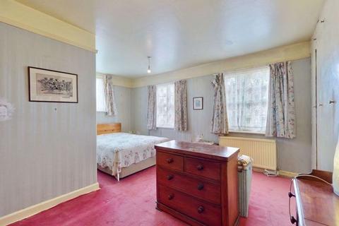 4 bedroom semi-detached house for sale, Asmuns Hill, Hampstead Garden Suburb, NW11