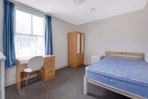 5 bedroom terraced house to rent, St. Johns Lane, Canterbury CT1