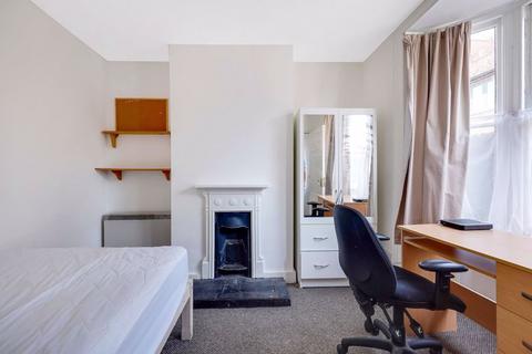 5 bedroom terraced house to rent, St. Johns Lane, Canterbury CT1