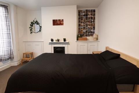 4 bedroom terraced house to rent, York Road, Canterbury CT1