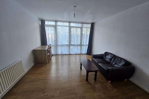 3 bedroom property to rent, Ramilles Close, London SW2