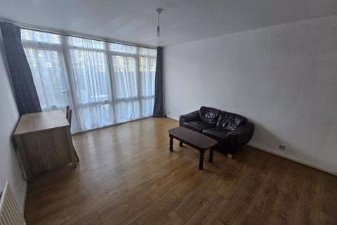 3 bedroom property to rent, Ramilles Close, London SW2