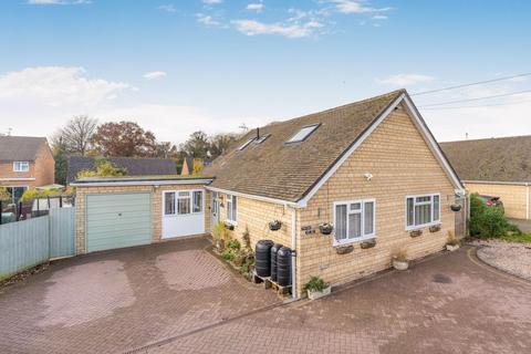 5 bedroom detached bungalow for sale, Riley Drive, Banbury