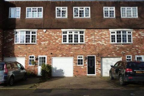 Fieldhead Gardens, Bourne End SL8