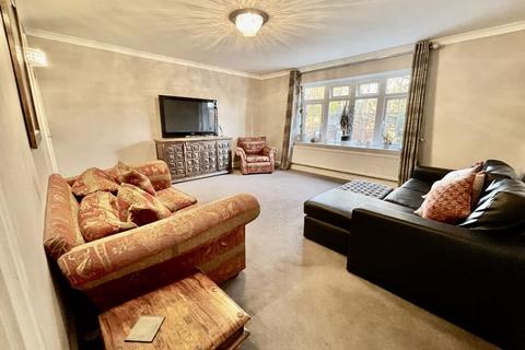 undefined, Fieldhead Gardens, Bourne End SL8