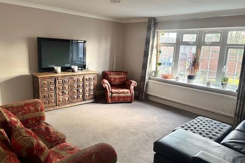 undefined, Fieldhead Gardens, Bourne End SL8