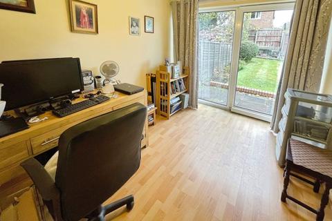 3 bedroom semi-detached house for sale, Shorefield Mount, Egerton