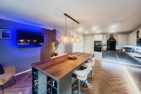 3 bedroom townhouse for sale, Temple Road, Bolton