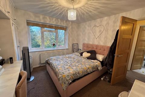 3 bedroom semi-detached house to rent, Deeds Grove, High Wycombe HP12