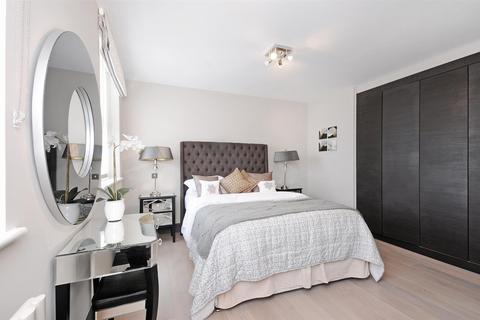 3 bedroom apartment to rent, St. Johns Wood Park,, London