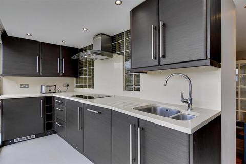 3 bedroom flat to rent, St. Johns Wood Park, London