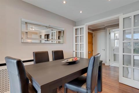 3 bedroom flat to rent, St. Johns Wood Park, London