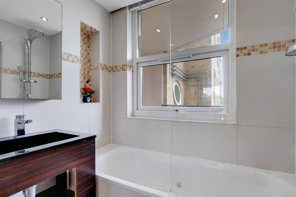 7 Bathroom-0-1-scaled.jpg