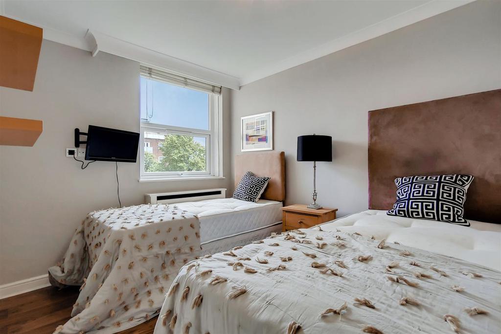 6 Bedroom-3-0-1-scaled.jpg