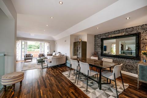 3 bedroom apartment to rent, Redington Road, Hampstead, London, NW3
