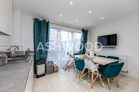 undefined, Wood Lane, Dagenham, RM8