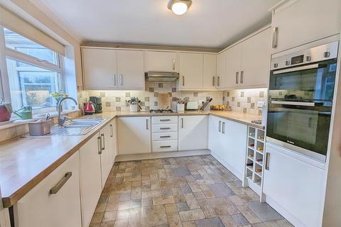 5 bedroom detached house for sale, Solent View Road, Seaview, PO34 5HY
