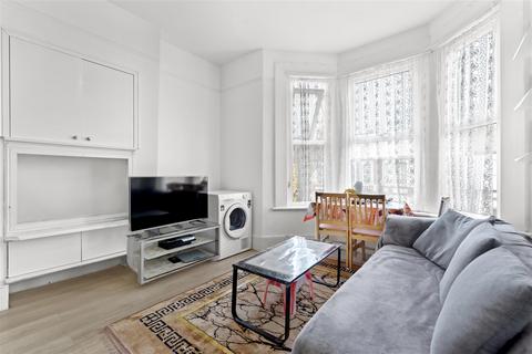 2 bedroom flat for sale, Lausanne Road, Hornsey N8