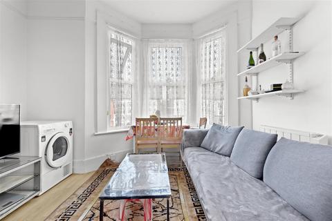 2 bedroom flat for sale, Lausanne Road, Hornsey N8