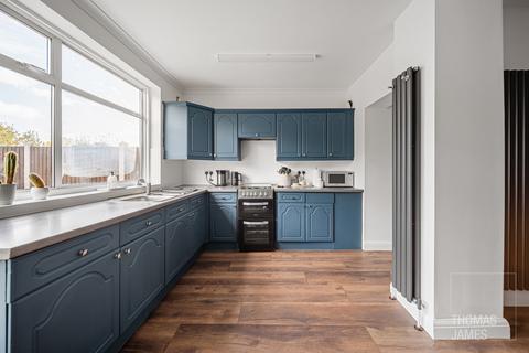 3 bedroom terraced house for sale, Norfolk Avenue, London, N13
