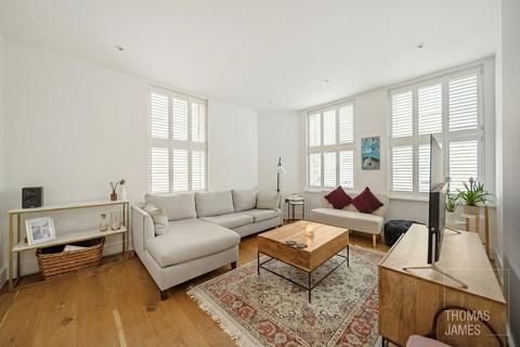2 bedroom flat for sale, Prytaneum Court, Palmers Green, N13