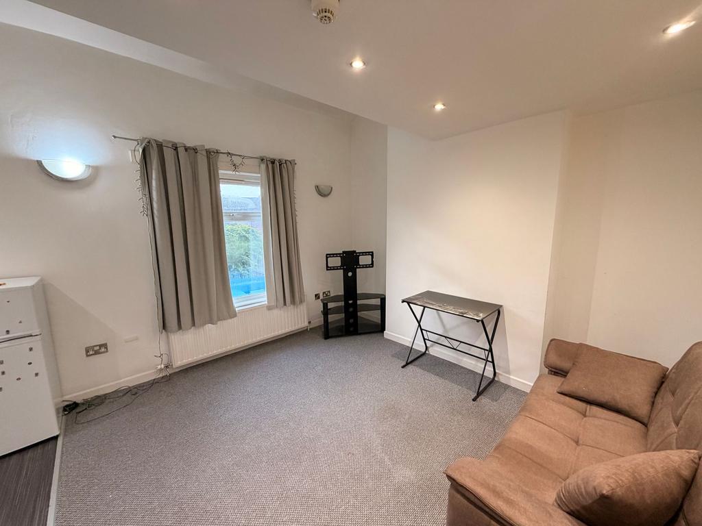 Living Room &amp; Kitchen