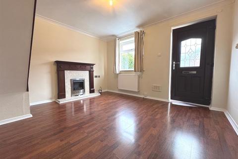 2 bedroom semi-detached house to rent, Springfield Court, Leek