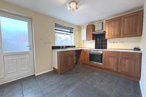 2 bedroom semi-detached house to rent, Springfield Court, Leek