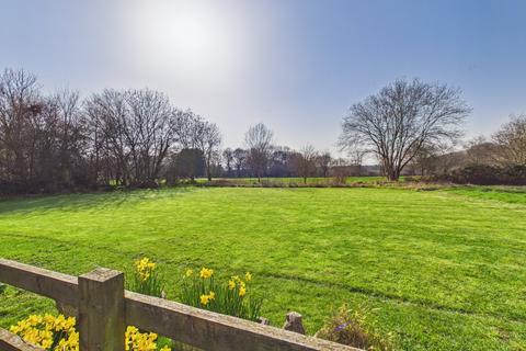 3 bedroom bungalow for sale, The Warren, Chesham, Buckinghamshire, HP5