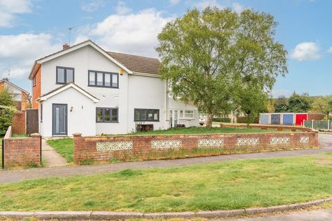 4 bedroom detached house for sale, Paddock Close, Belton