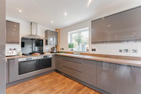 4 bedroom detached house for sale, Paddock Close, Belton