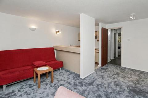 1 bedroom flat to rent, Saxon Close, Surbiton KT6
