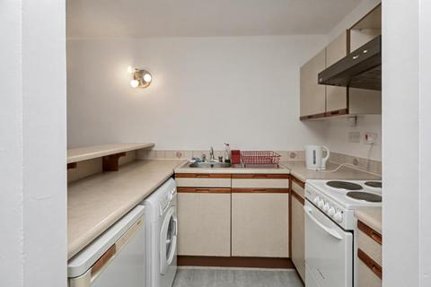 1 bedroom flat to rent, Saxon Close, Surbiton KT6