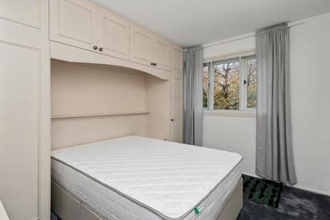 1 bedroom flat to rent, Saxon Close, Surbiton KT6