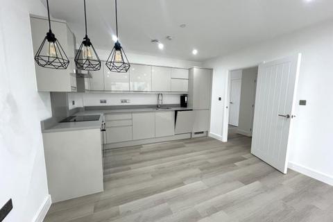 2 bedroom apartment to rent, North Street, Guildford GU1