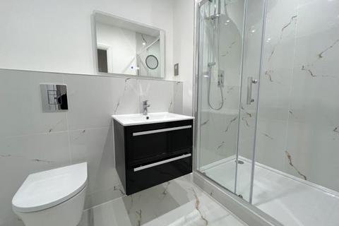 2 bedroom apartment to rent, North Street, Guildford GU1