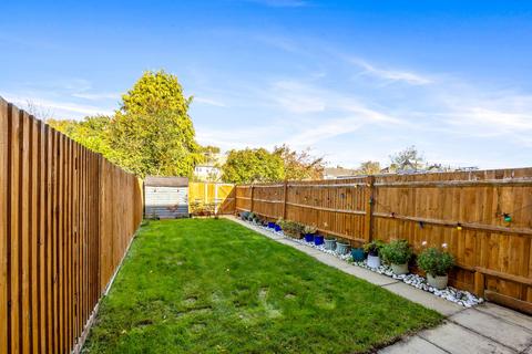 undefined, Oak Close, Crawley RH10