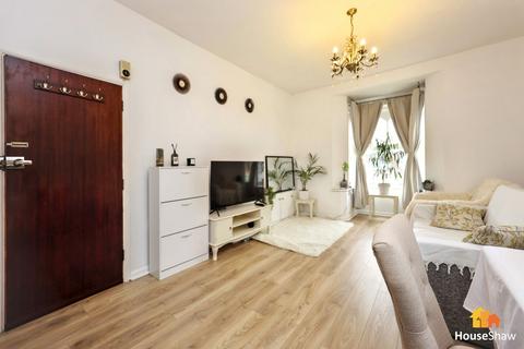 undefined, West Wycombe Road, High Wycombe, HP11