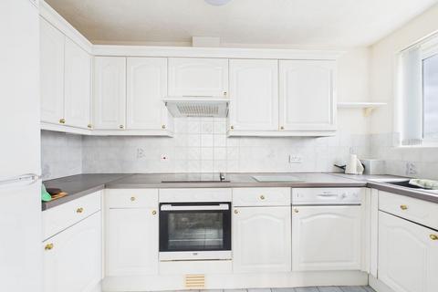 2 bedroom retirement property for sale, Admiral Court 14-16, Brighton Road, Lancing, BN15 8SN